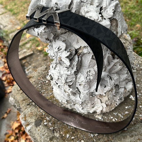 Michael Kors XL Belt - Picture 3 of 11